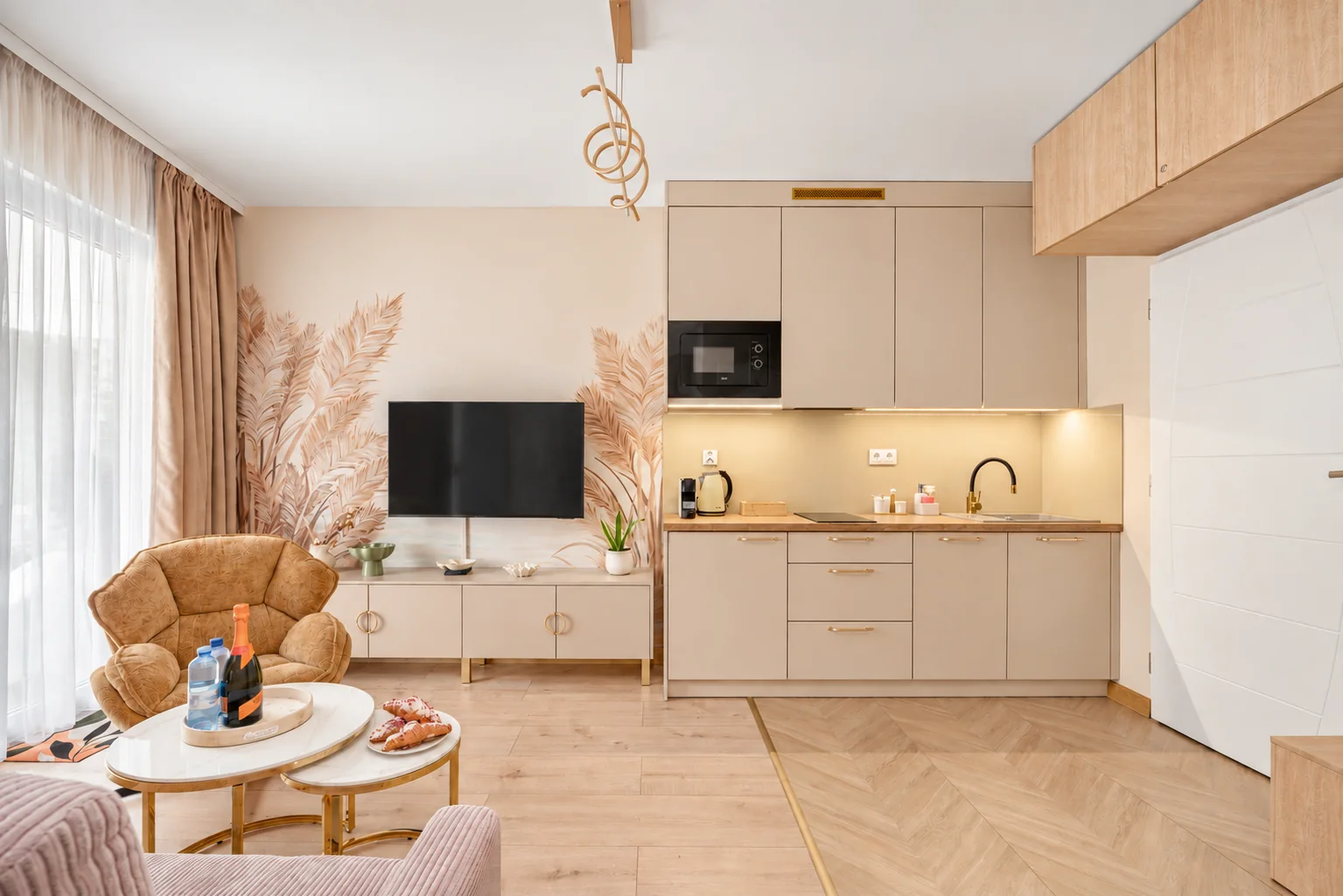 Linia zabudowy kuchennej w apartamencie Klifowa 22 w Rewalu