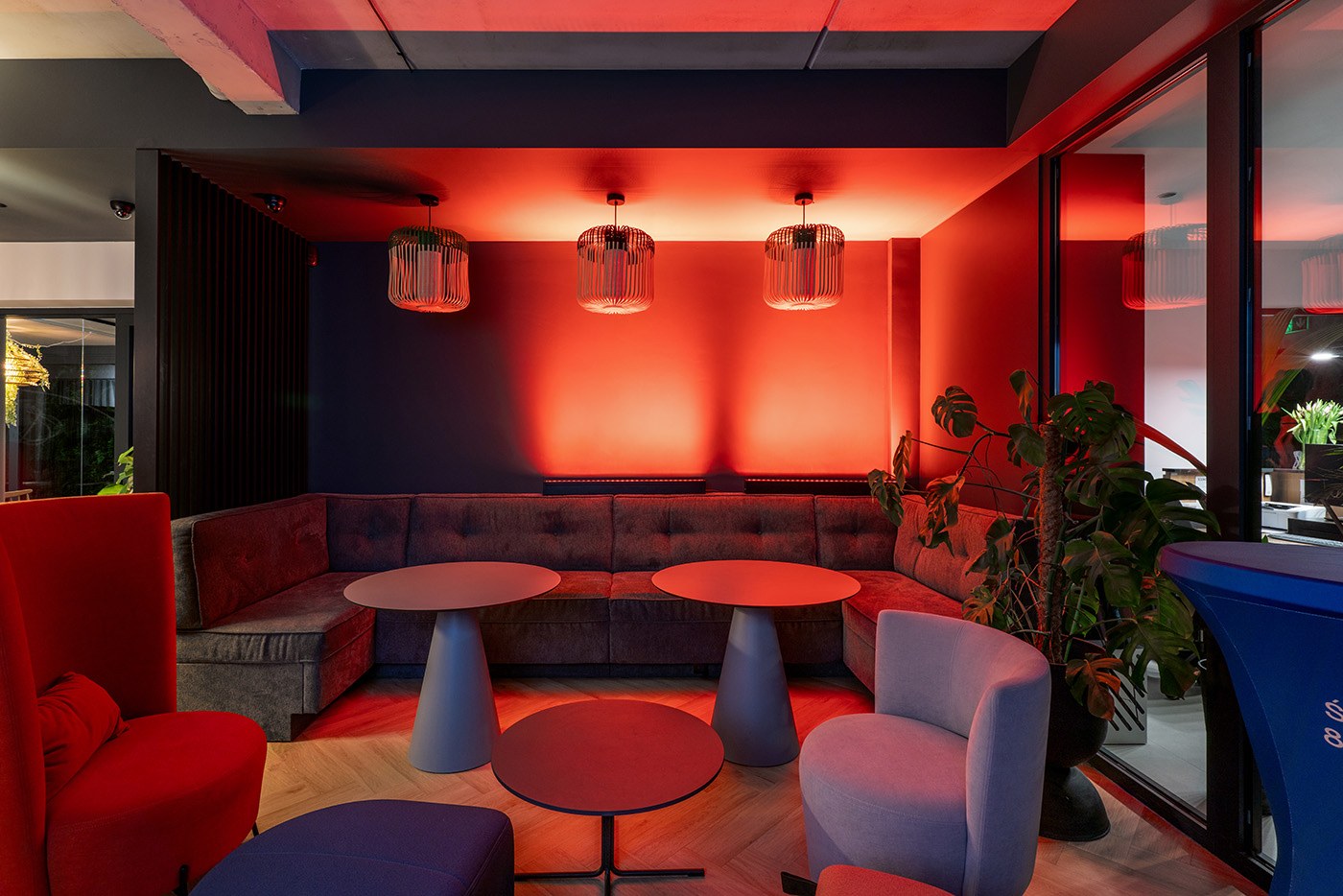 Wejście do apartamentów z oznaczeniem Rosa Style, Apartamenty Rosa Style