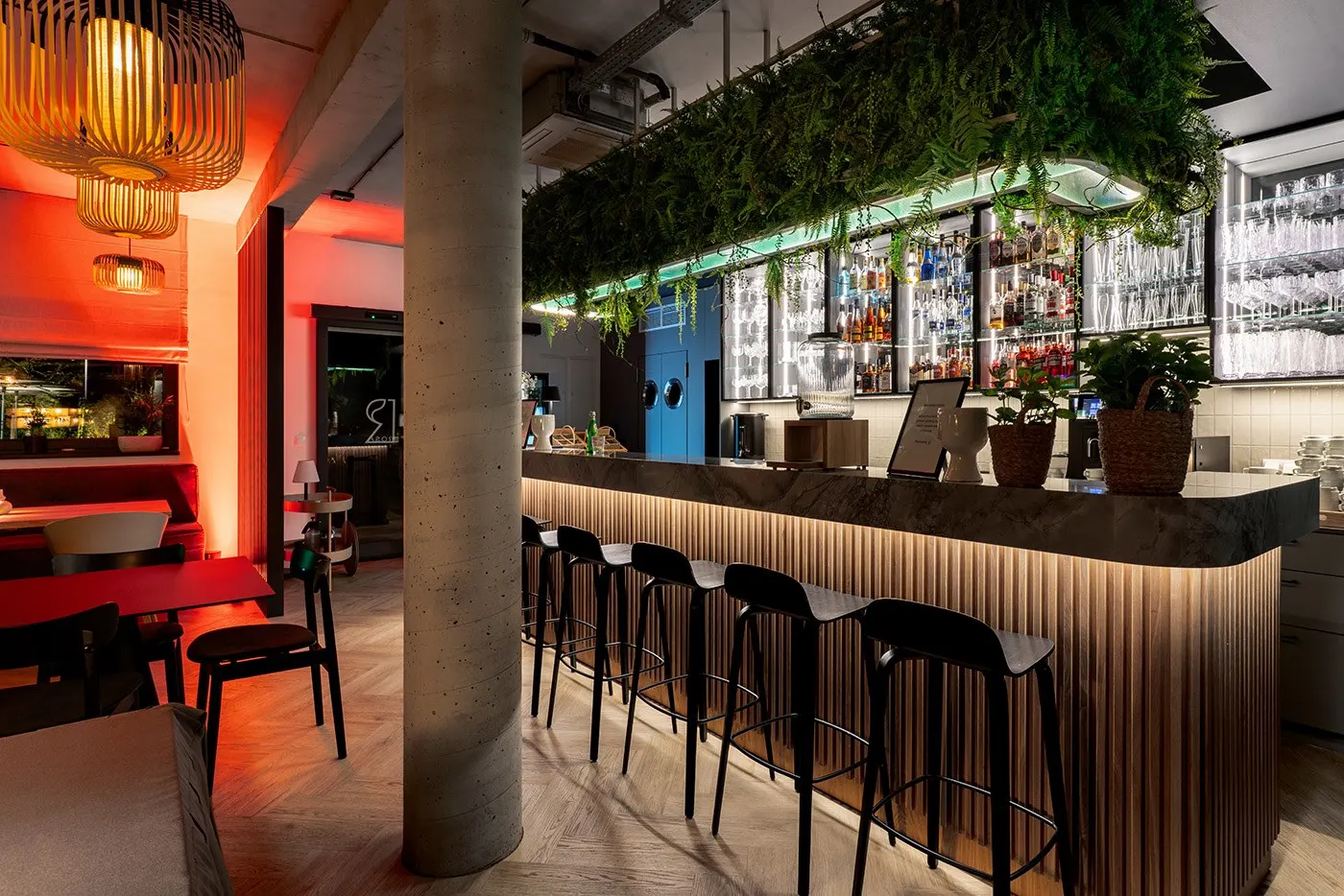 Bar i lobby w wieczornym nastroju, Apartamenty Rosa Style